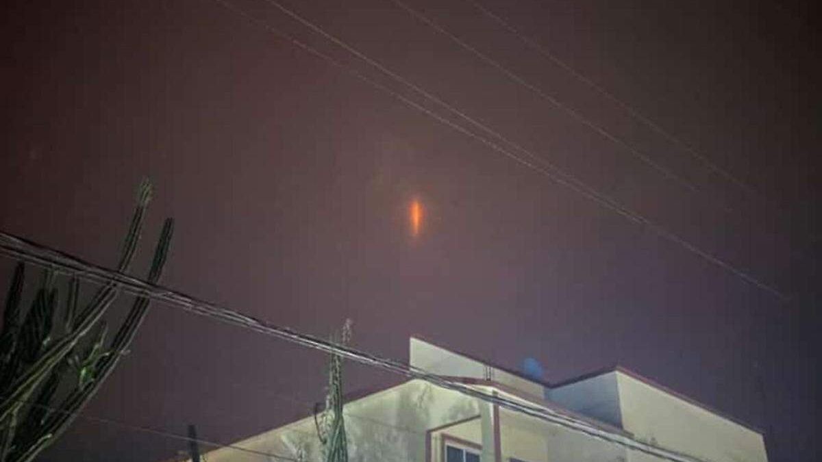Aparecen luces en el cielo de Comalcalco, aquí te decimos que son - El
